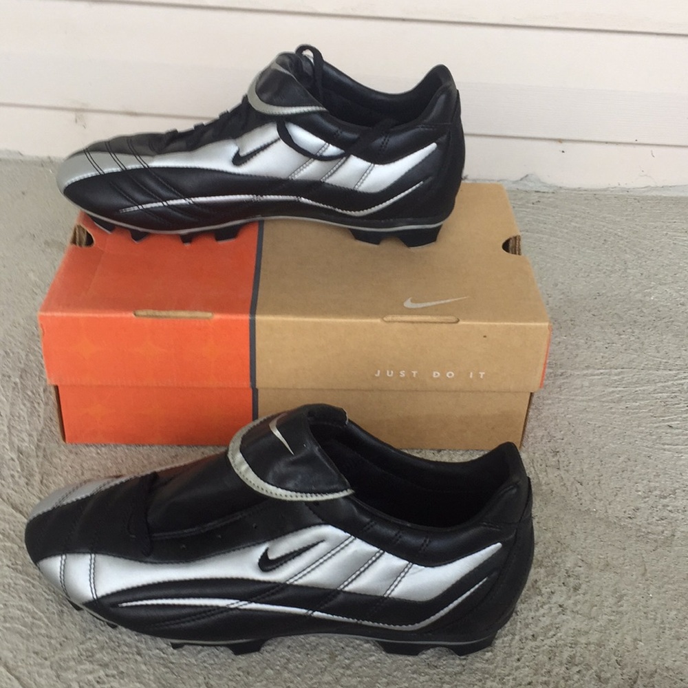NWT Air Turbino Cleats